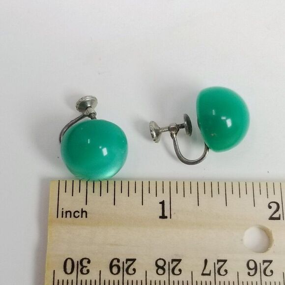 Vintage Green Lucite Dome Clip On Earrings, Moonglow Plastic Screw Backs - Picture 5 of 7